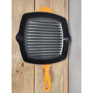 Vintage Le Creuset grill pan enameled cast iron 10” square in flame orange red